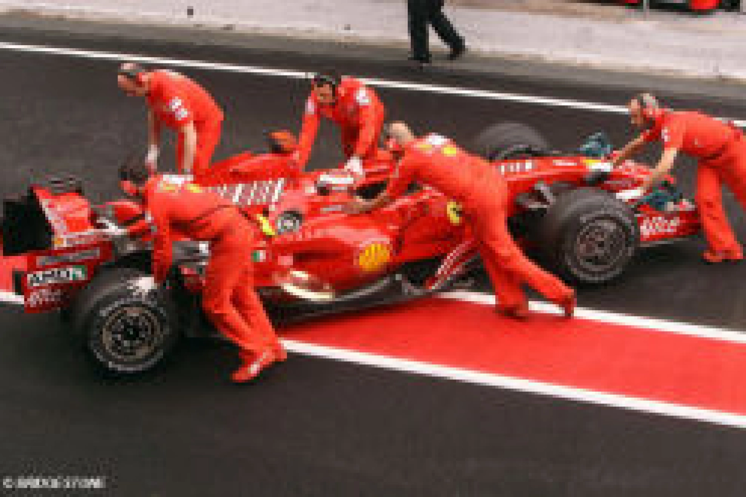 Hamilton apologizes to Räikkönen