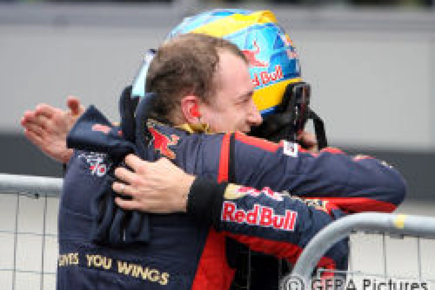 Sébastien Bourdais is confirmed at Toro Rosso