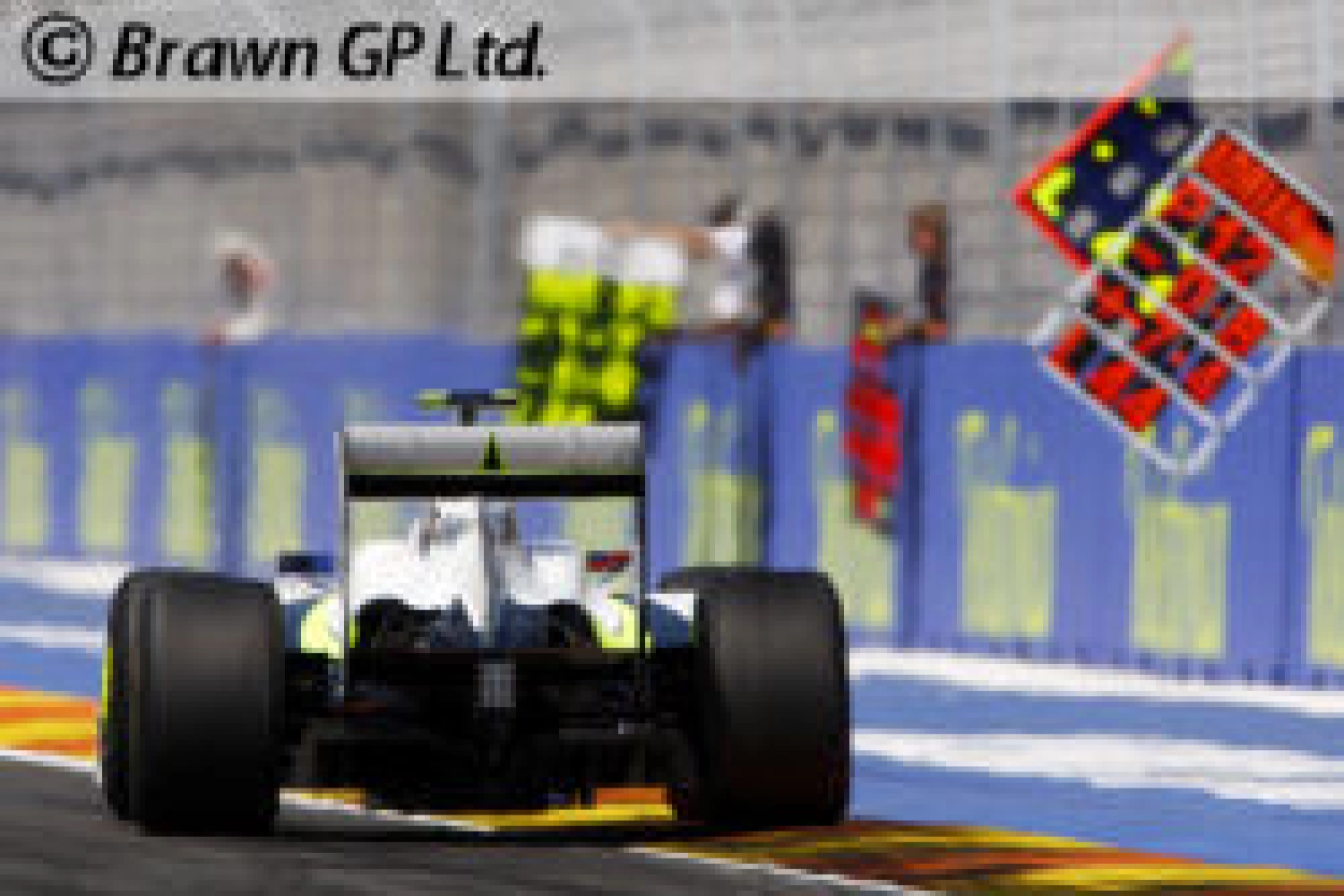 Which driver can still win the 2009 World Championship?