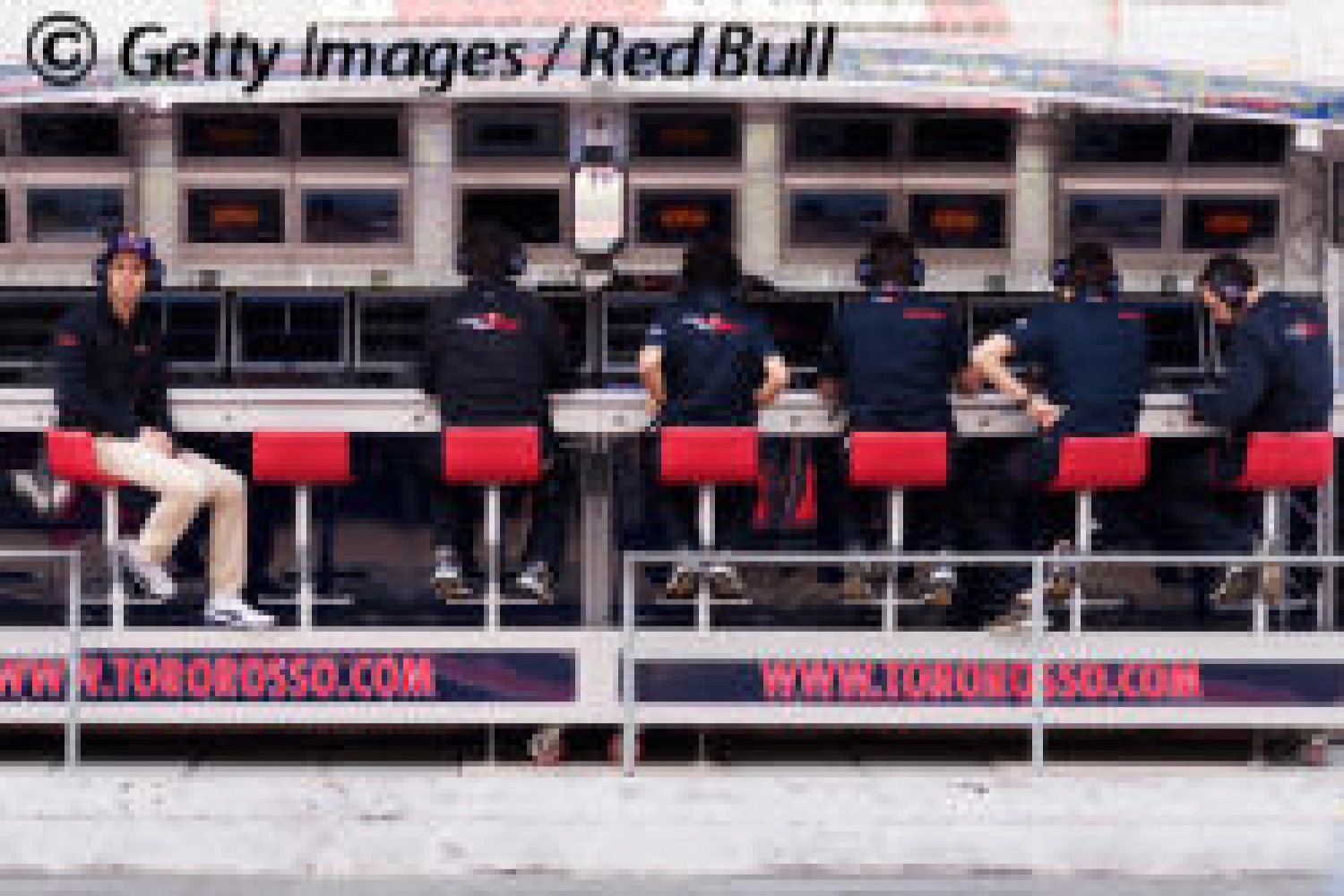 Official: Ricciardo and Hartley, Red Bull reserve drivers