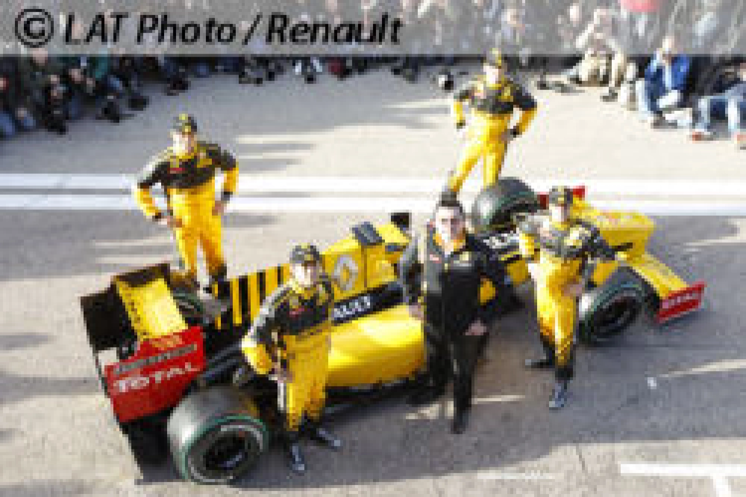 Kick-off for the Renault F1 Roadshow in 2010