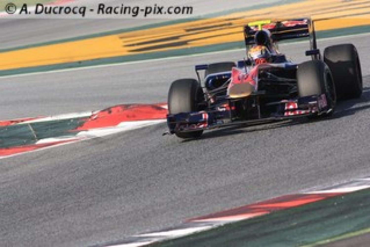 Free Practice 1: Spectacular Accident for Buemi, Button Takes First