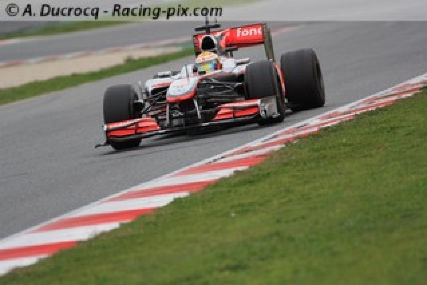 Hamilton: “Our race in Australia is a good experience to have”