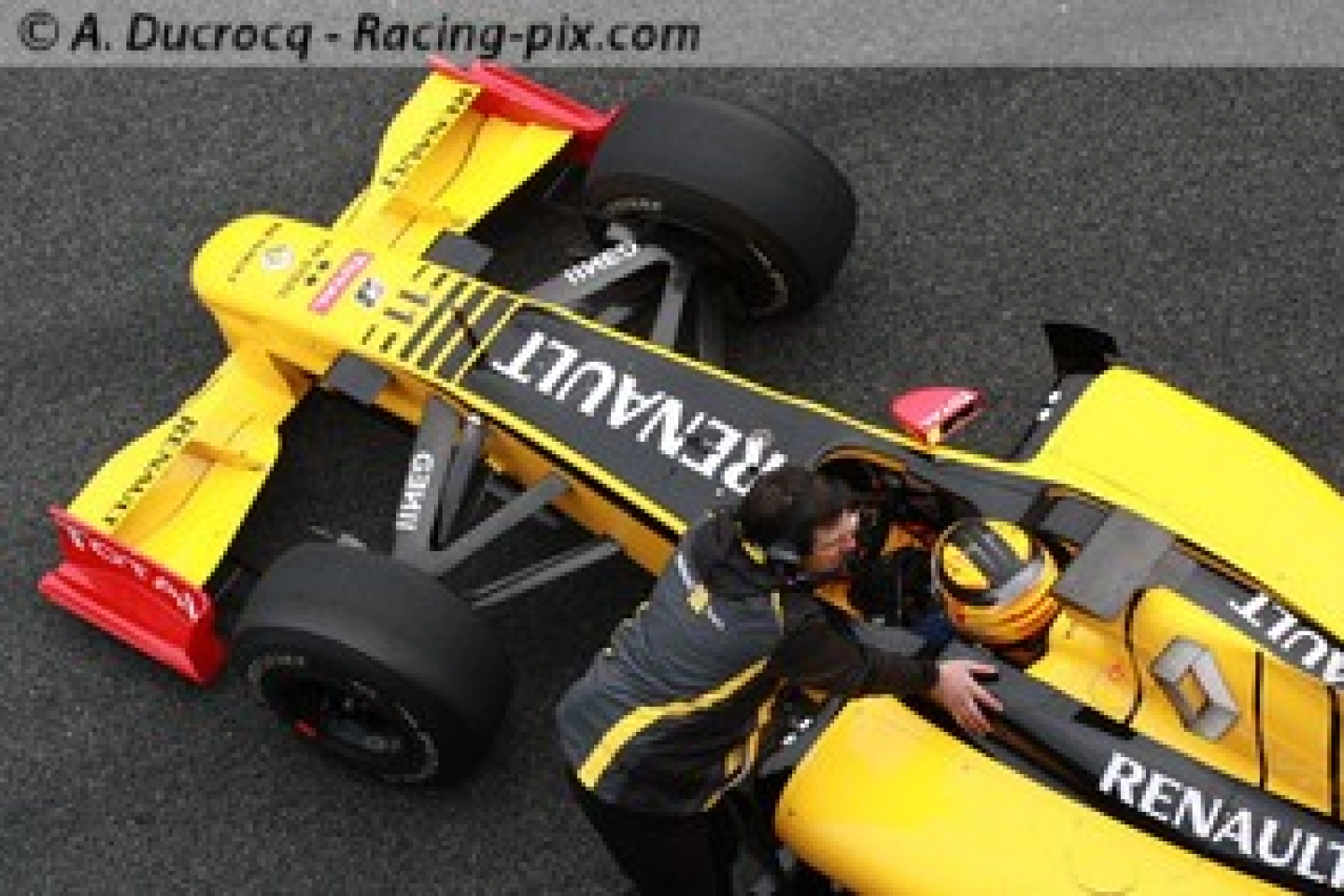 Fairuz Fauzy reserve driver for Lotus Renault GP