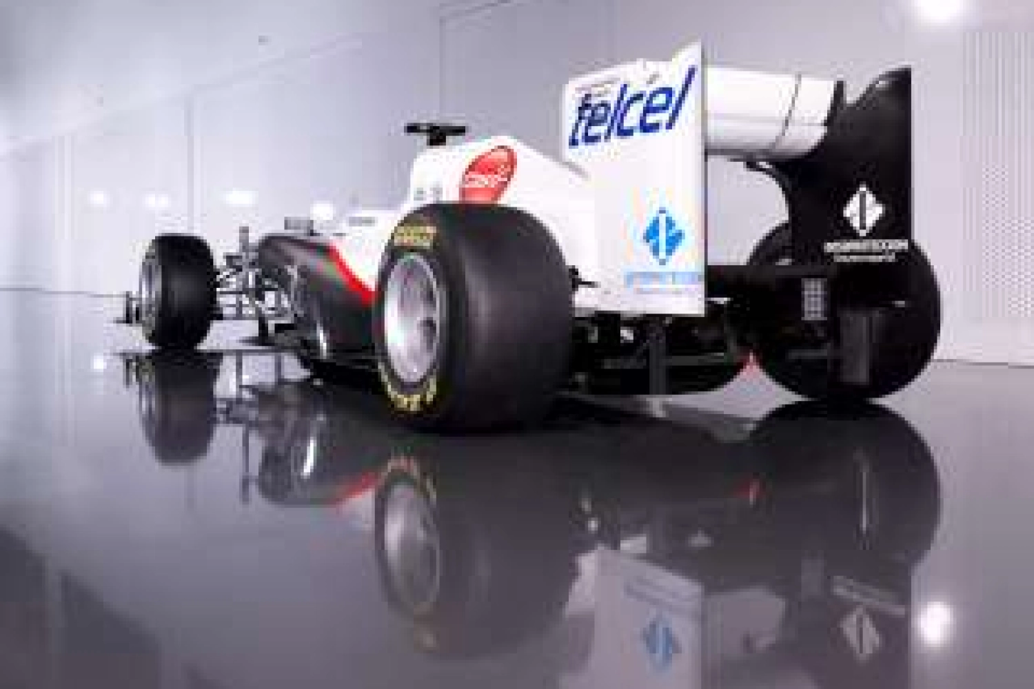 Lotus Renault GP explains the adjustable rear wing