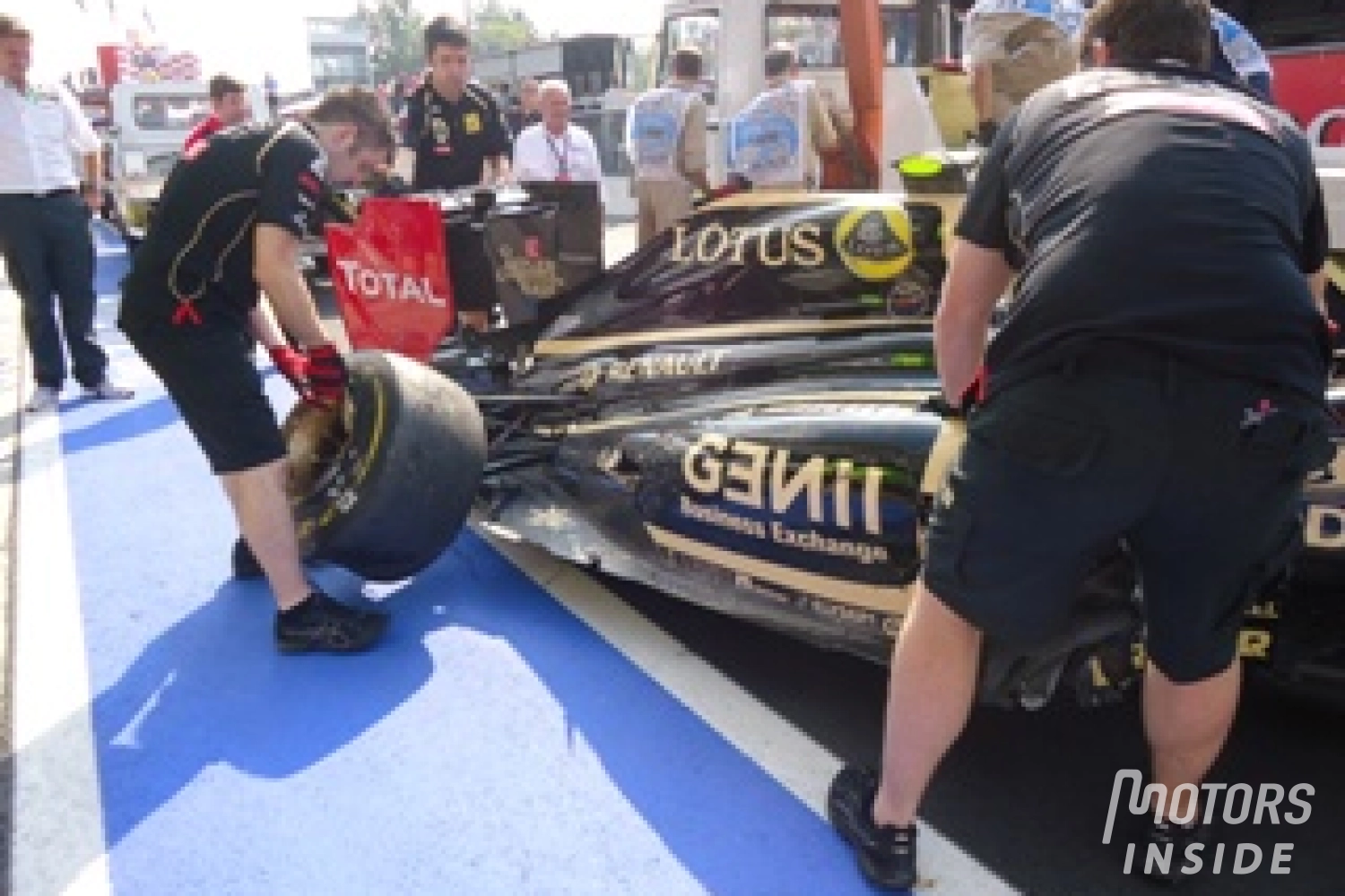 5-place penalty in Singapore for Liuzzi!