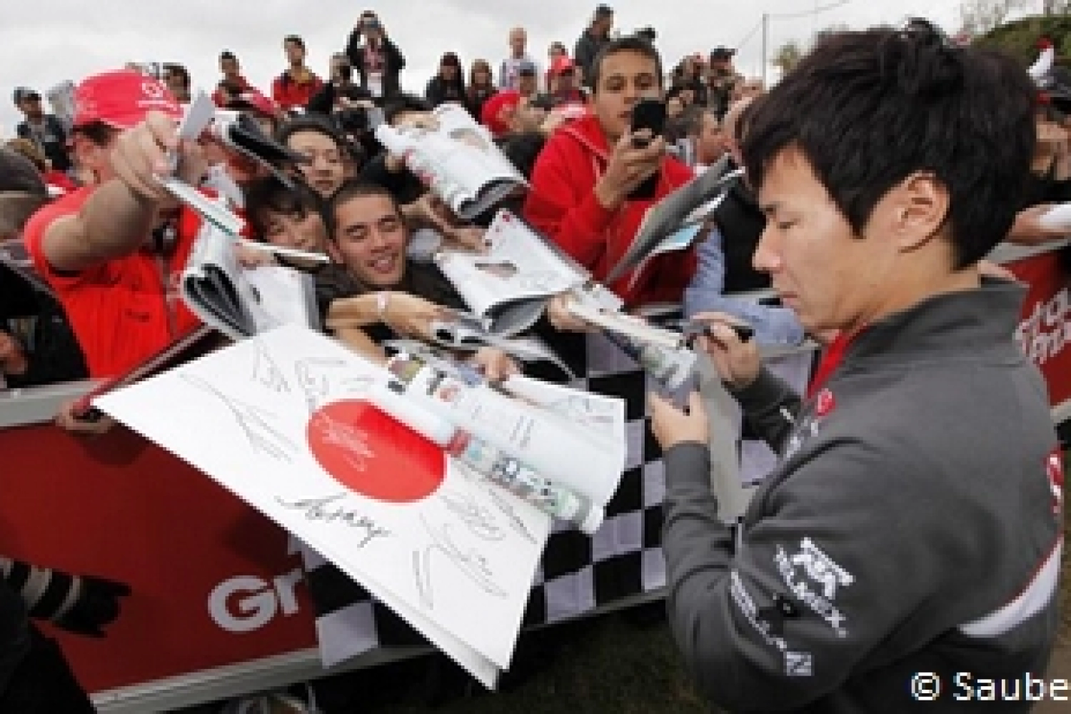 The world of F1 rallies for Japan