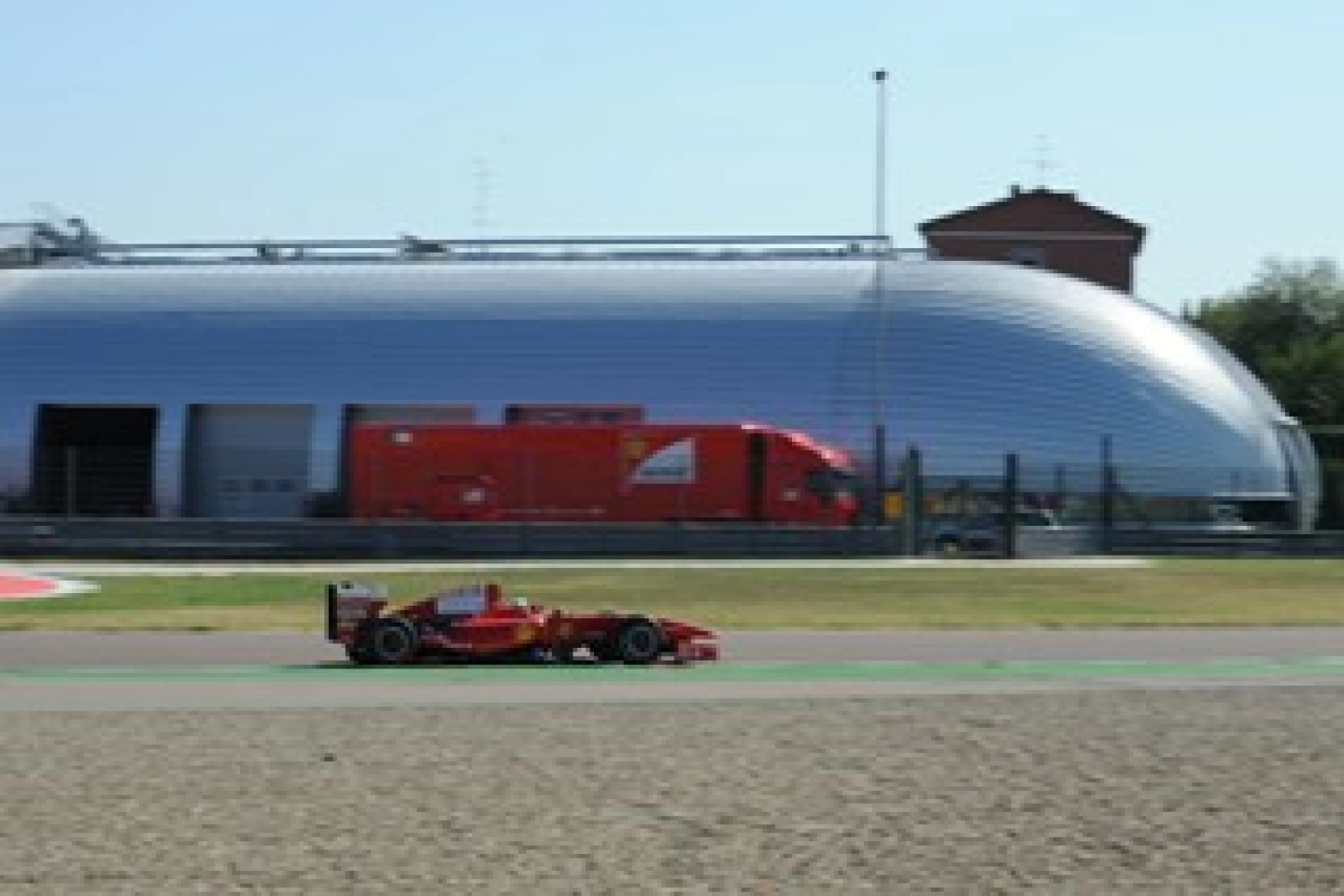 Sauber downplays the links between Pérez and Ferrari