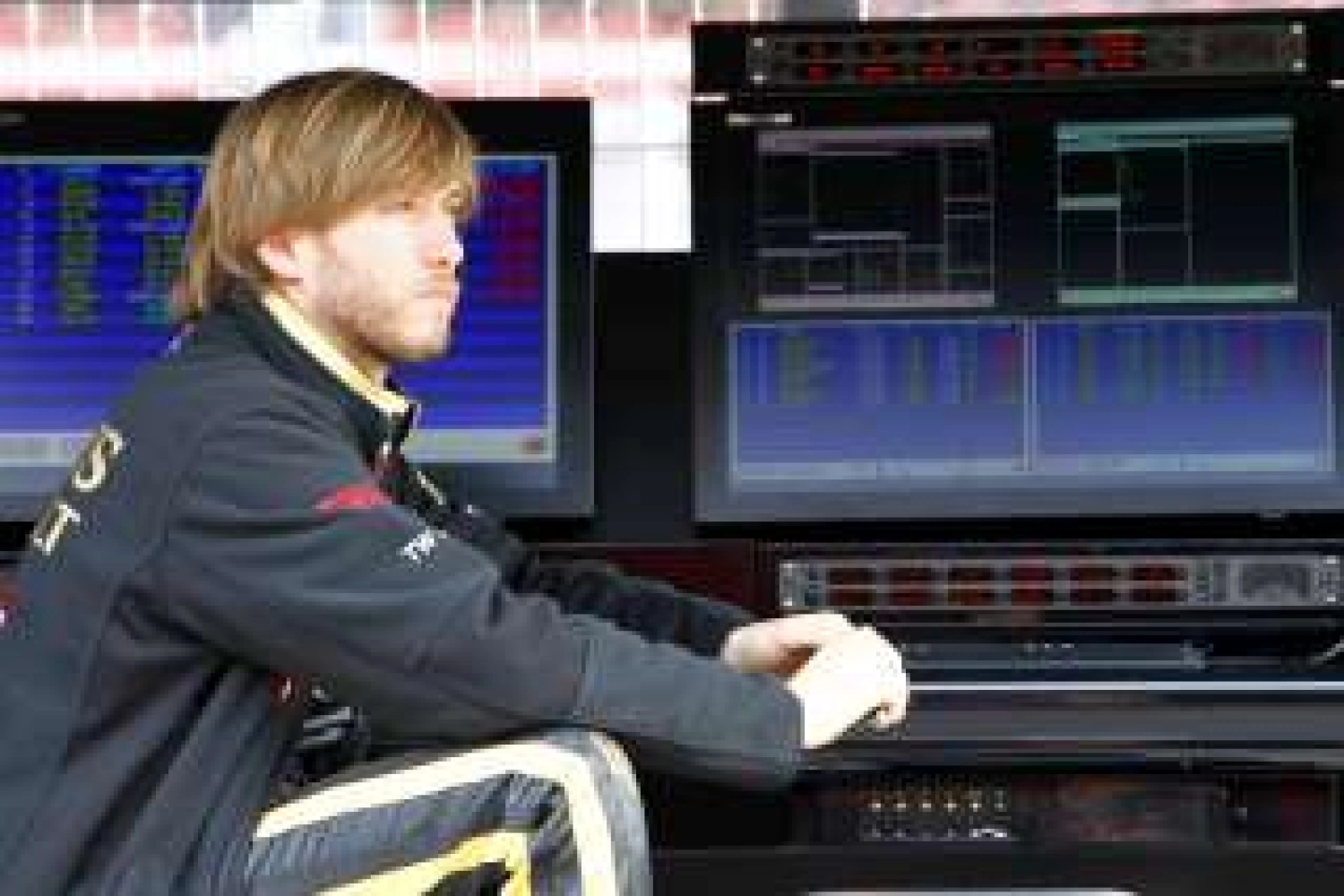 Nick Heidfeld wants to return in 2012!
