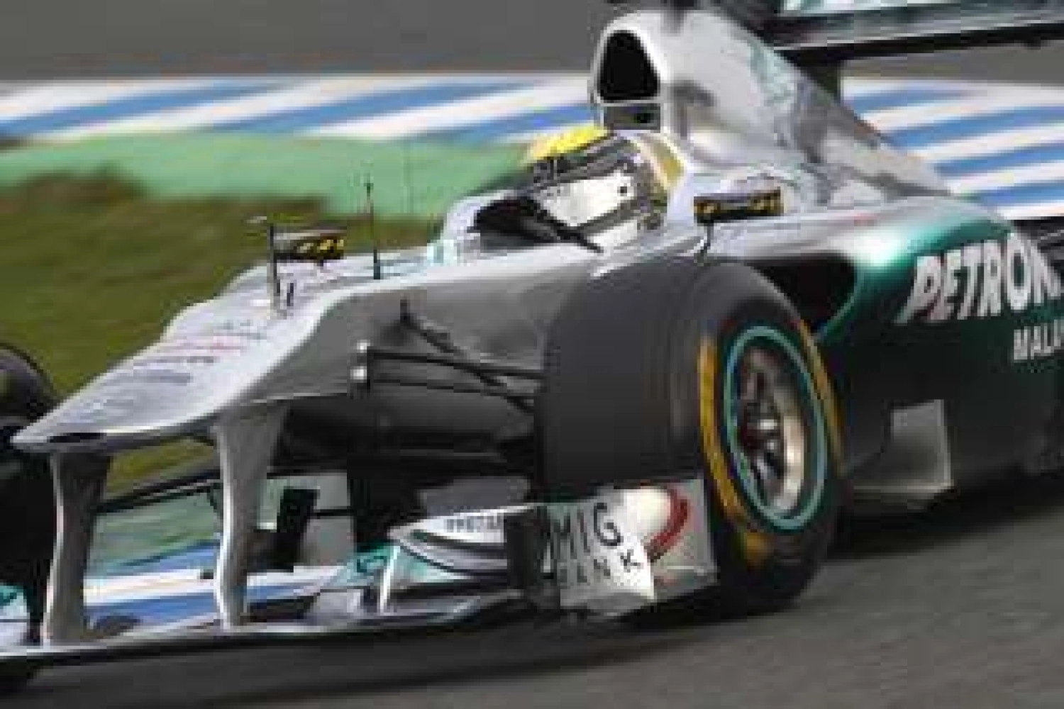 Friday: Mercedes in good rhythm