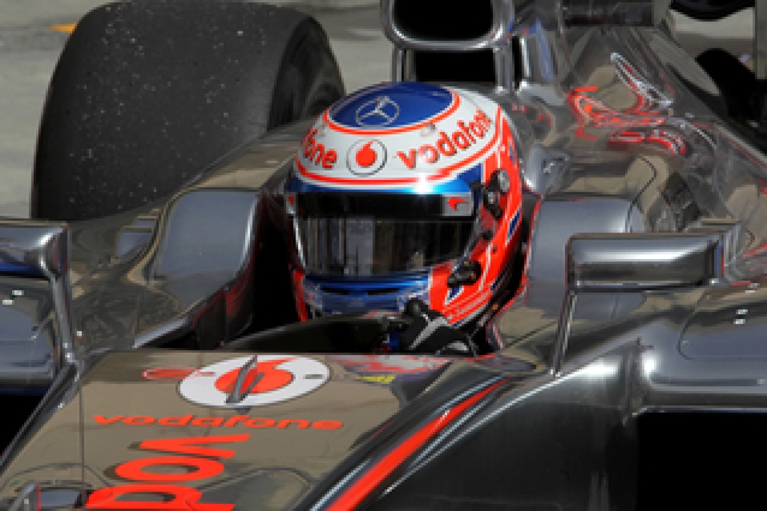 Jenson Button defends himself from being a whiner