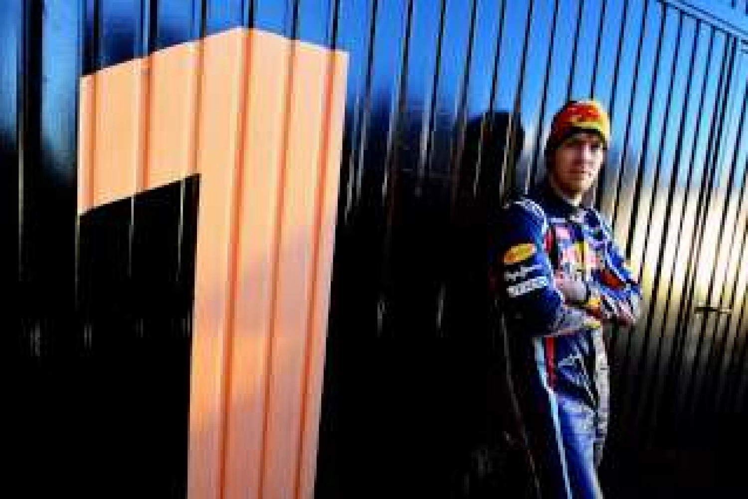 Sebastian Vettel extends at Red Bull until 2014