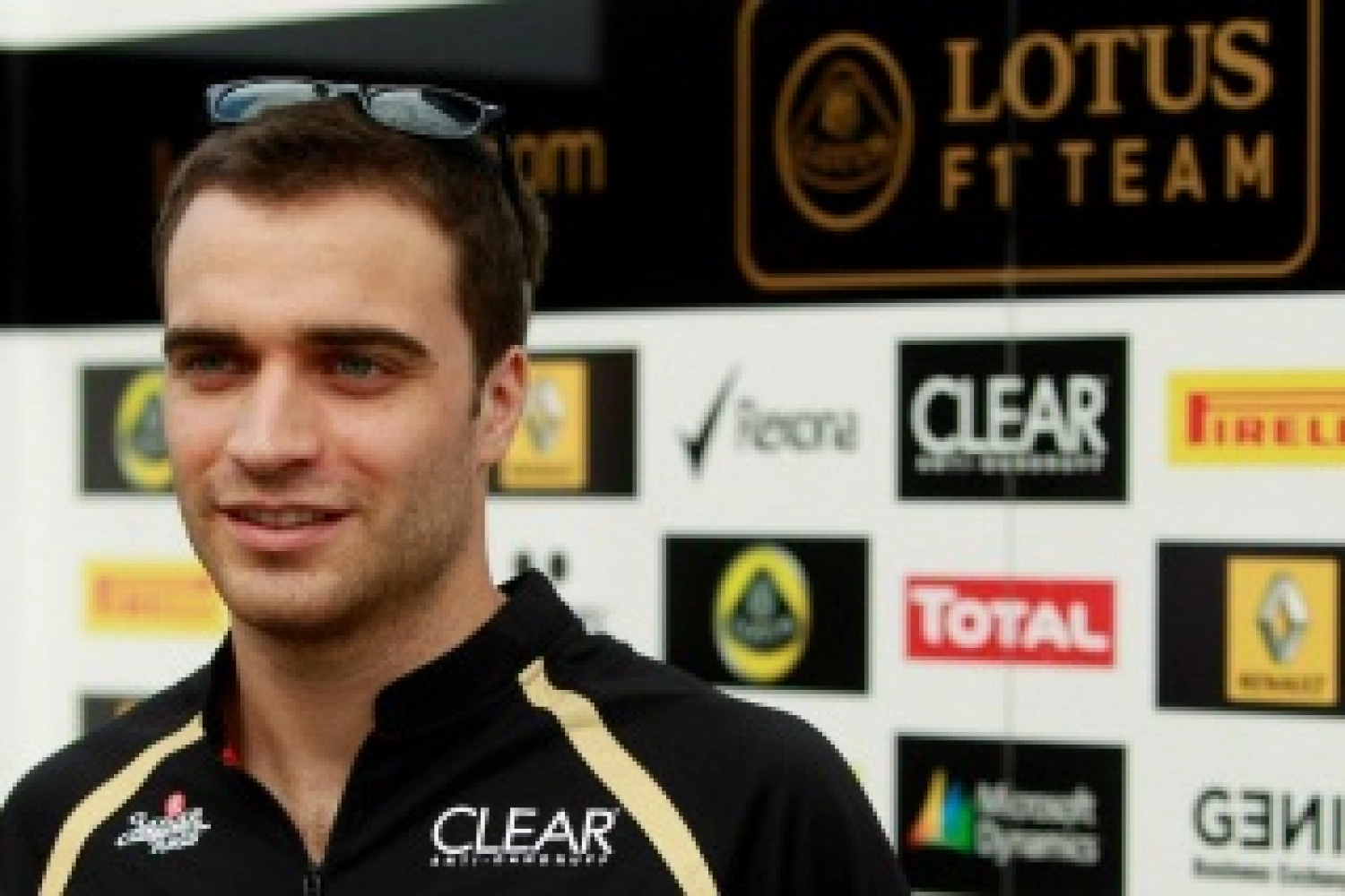 D’Ambrosio replaces Grosjean in Italy, it’s official