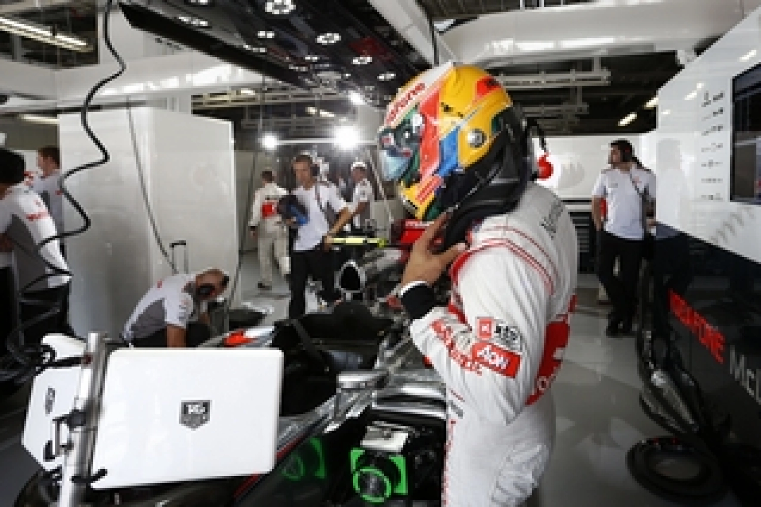 Whitmarsh: Hamilton “is respectful of the team”