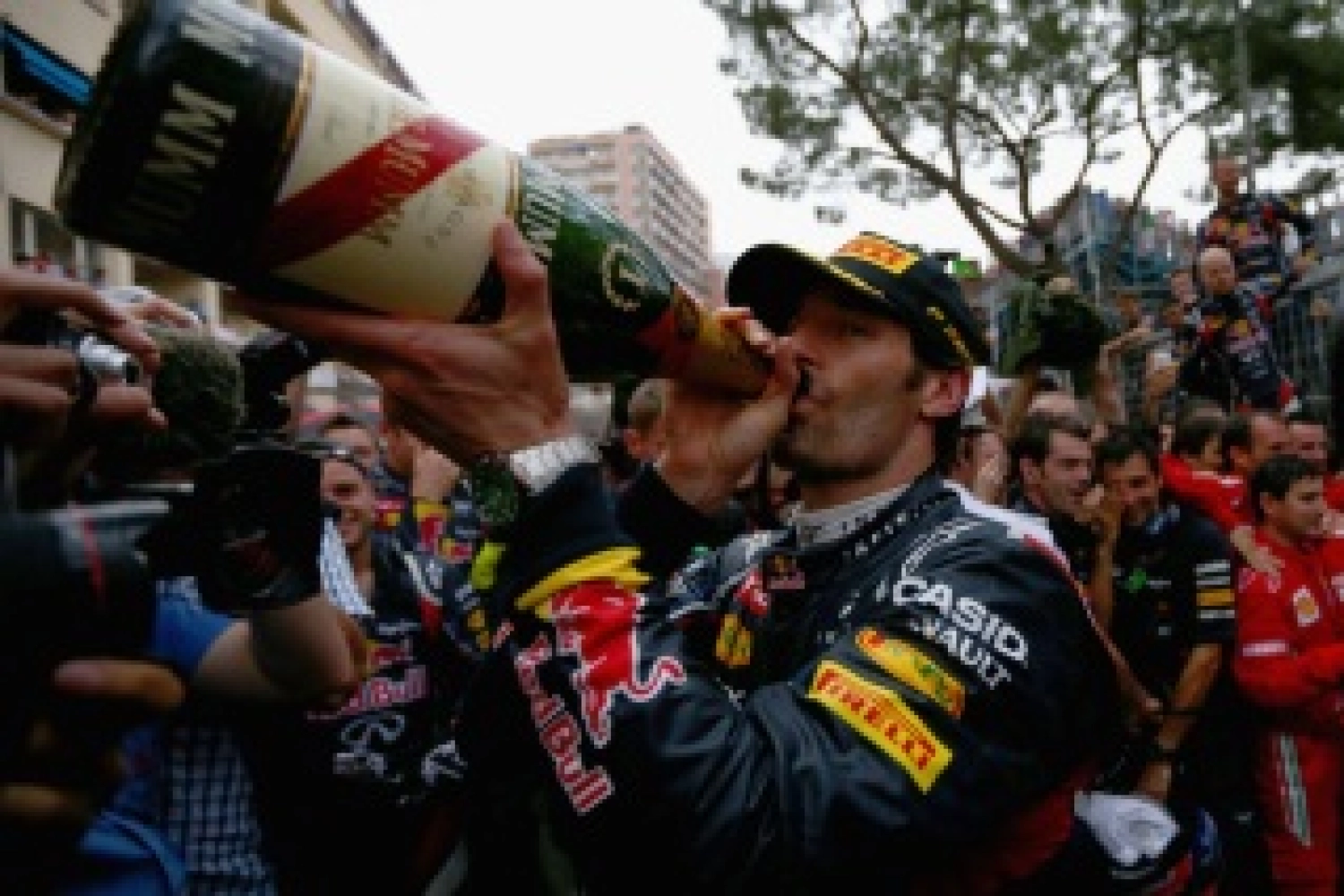 Mark Webber wants to compete for the title next season