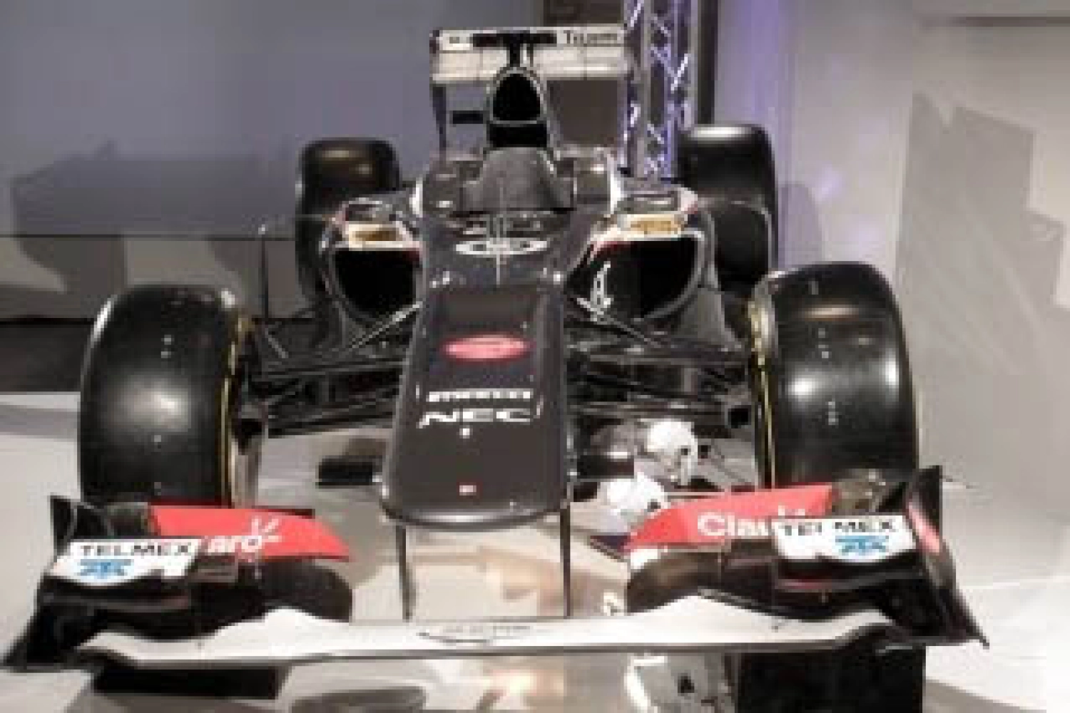 Two new Swiss partners for Sauber