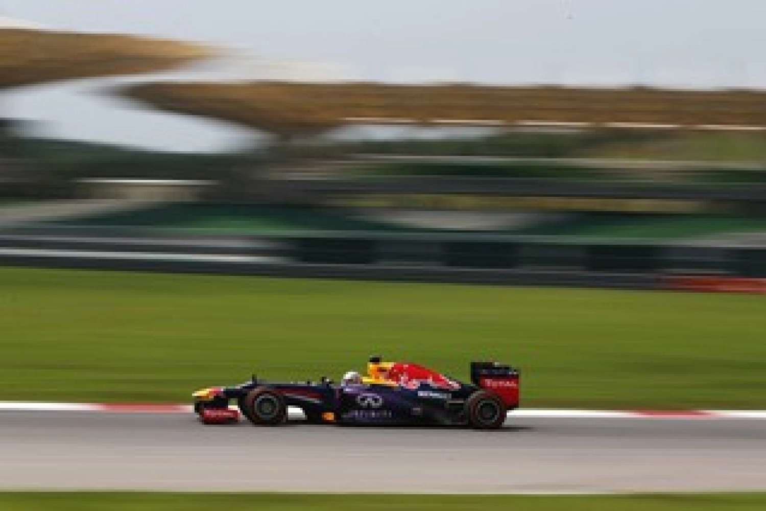 Malaysia – Free Practice 3: Vettel before qualifying