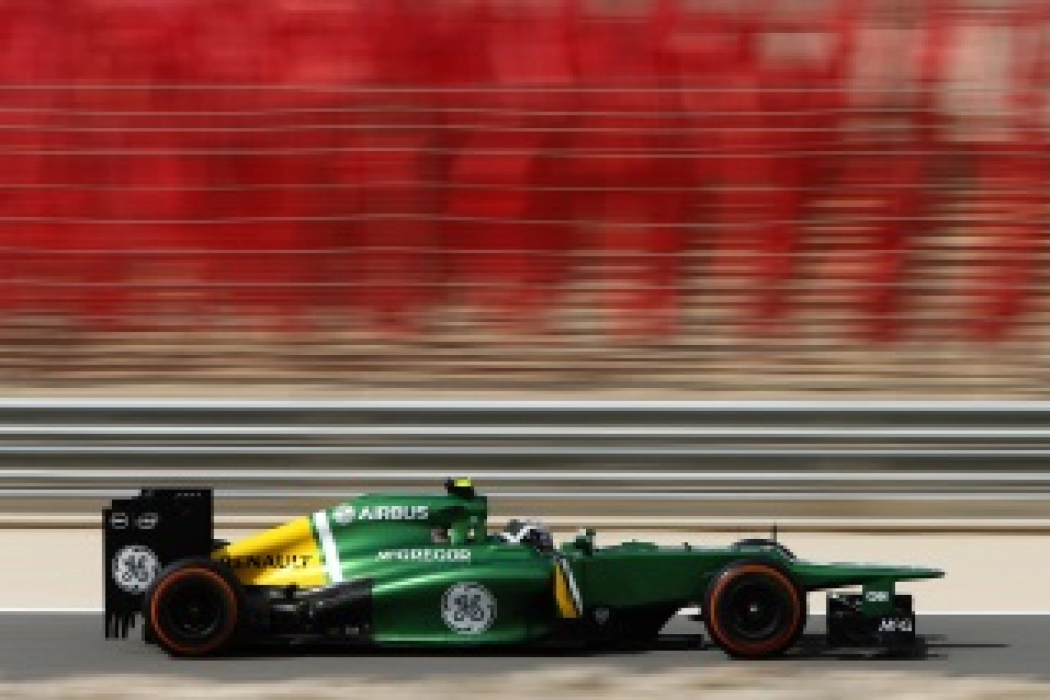 Saturday: Caterham takes back control over Marussia thanks to Pic