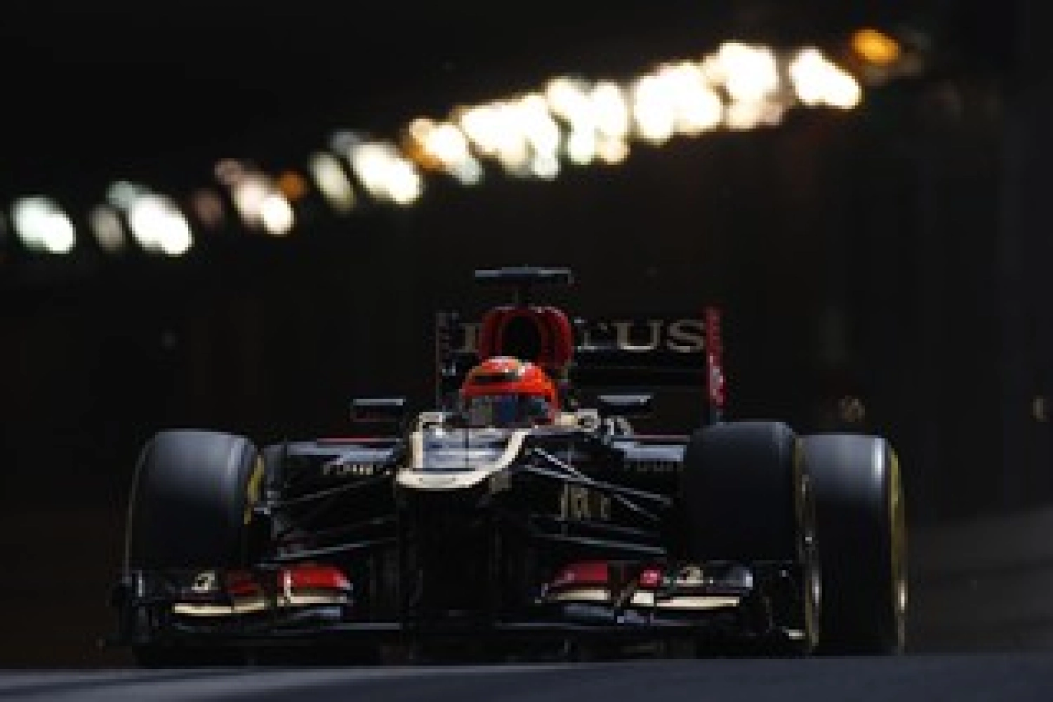 The FIA declares the front suspension of the Lotus illegal