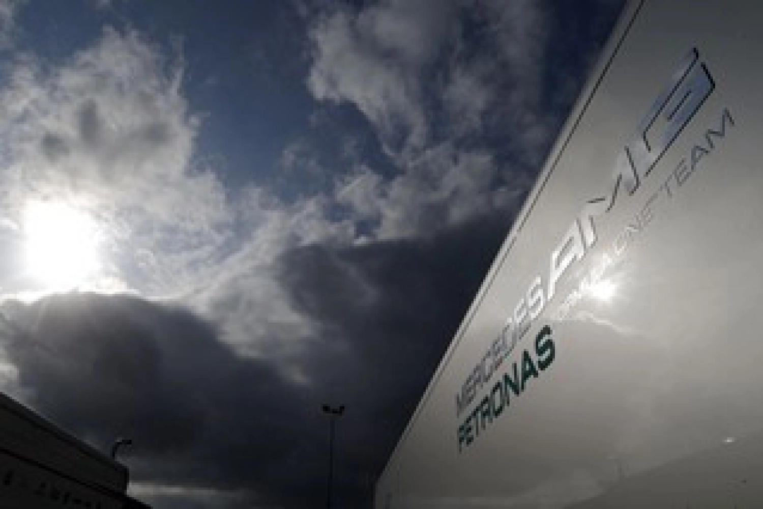 Testgate: Pirelli reprimanded, Mercedes suspended for Rookies Days