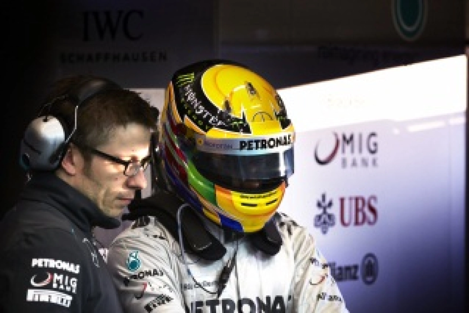 Sunday: Hamilton makes his Mercedes shine