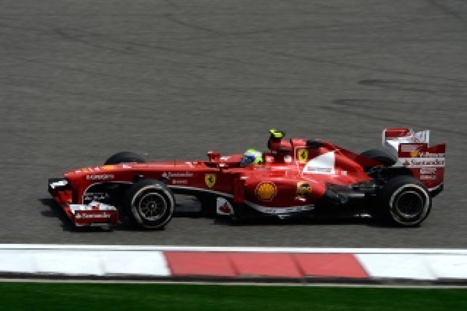 Saturday: Ferrari bet on the race