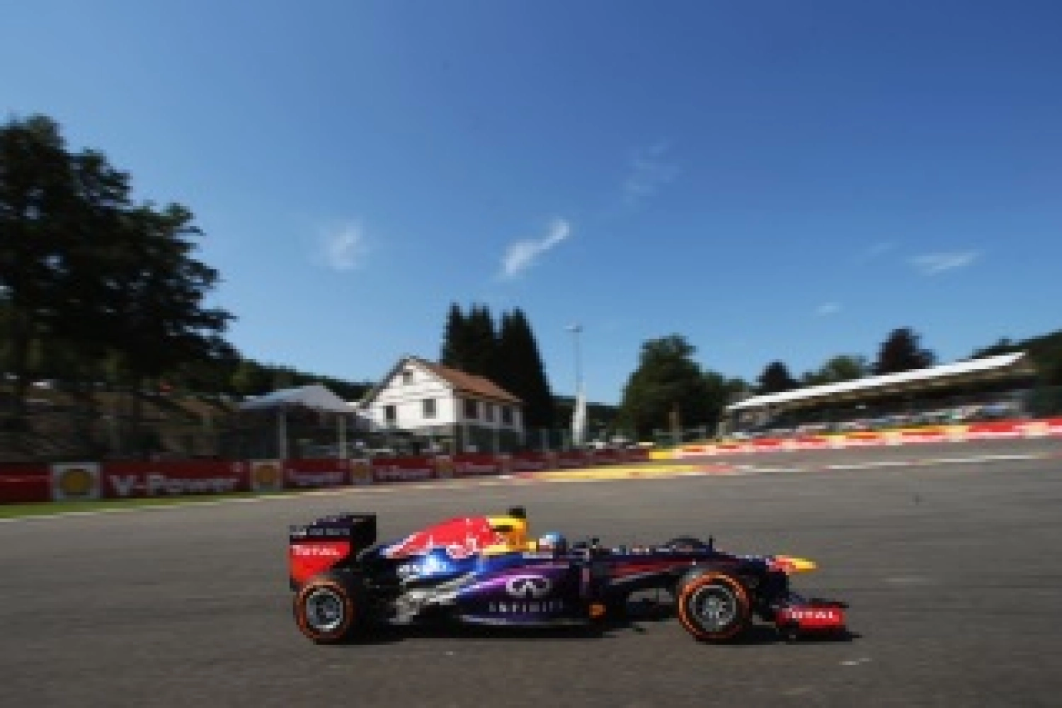 Sunday: Vettel and Red Bull Triumph on the Ardennes Rollercoaster