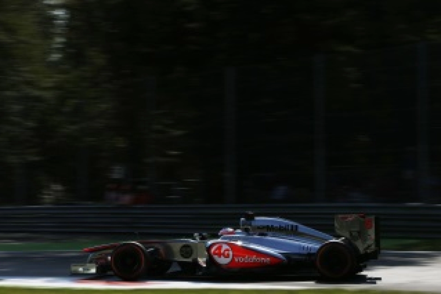 Friday: A good work day for Button and Pérez at McLaren