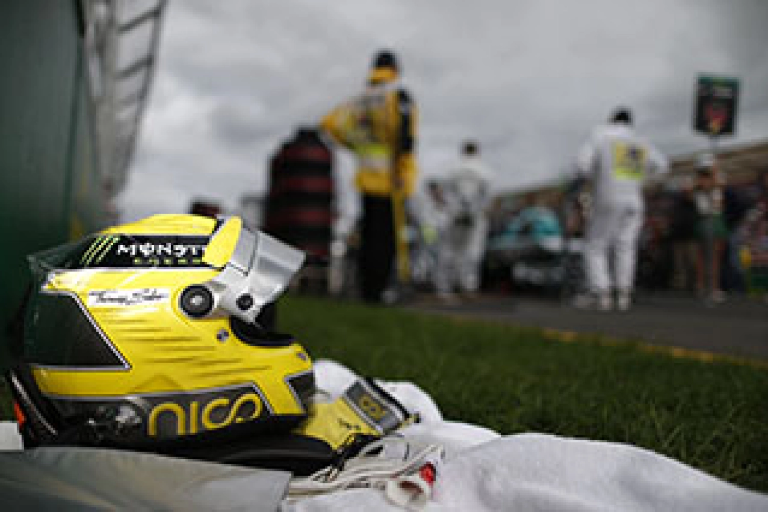 Follow the 2013 South Korea Grand Prix qualifying live