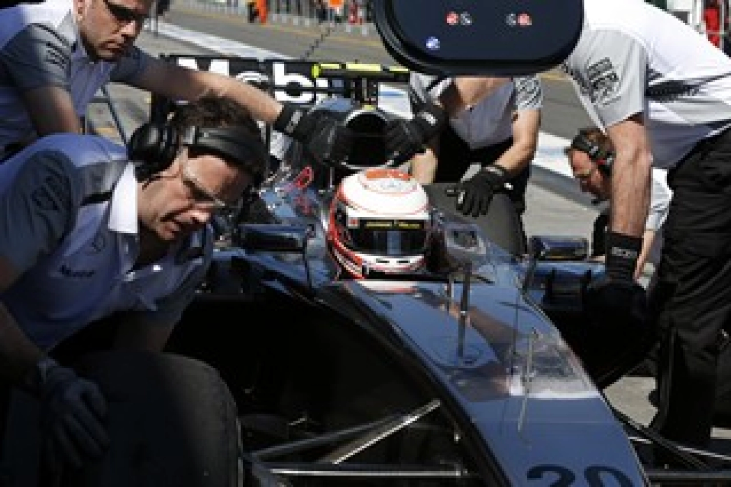 Friday: McLaren has made progress in understanding its car