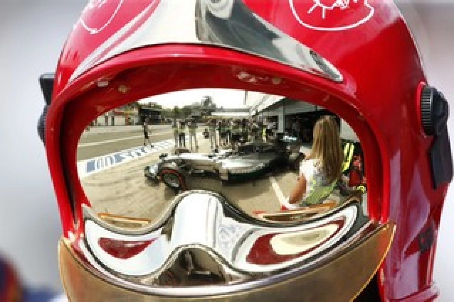 Italy: The F1 Grand Prix Qualifying Seen from the Pits