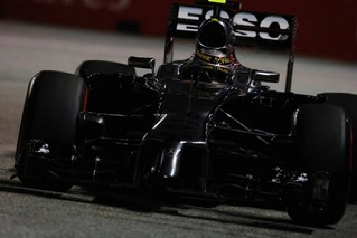 Sunday: Magnussen suffered from the heat of Singapore in his McLaren F1