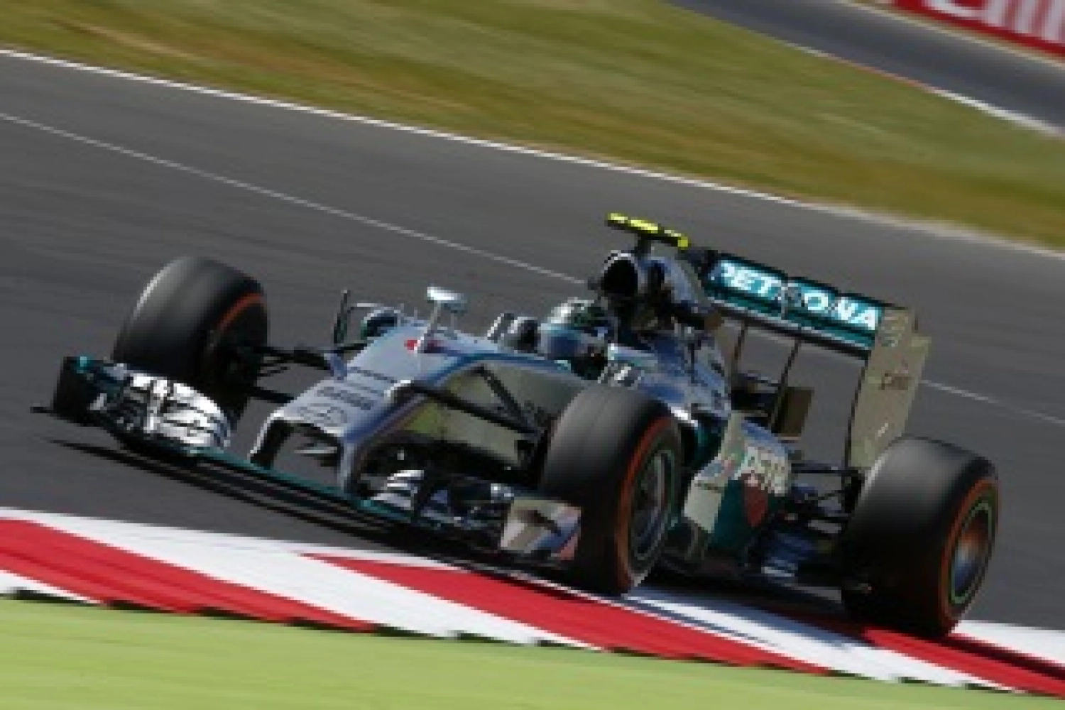 Japan – Free Practice 1: Rosberg ahead of Hamilton and Alonso, Verstappen finishes in smoke
