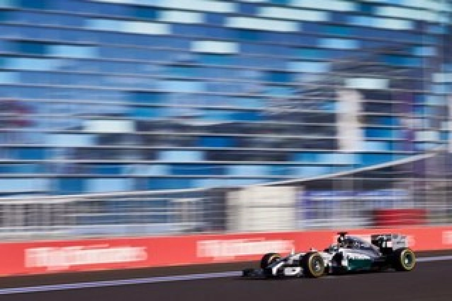 Friday: Hamilton dominates, Rosberg experiments for Mercedes AMG F1