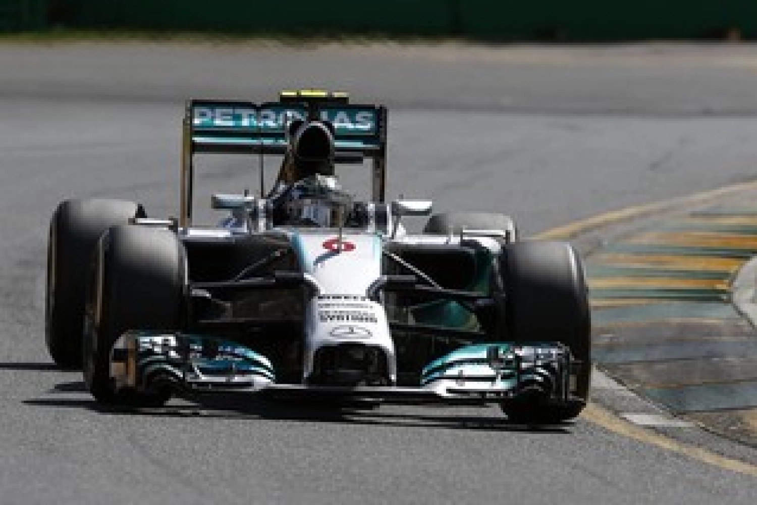 Japan – Free Practice 3: Rosberg on top and Hamilton crashes before qualifying