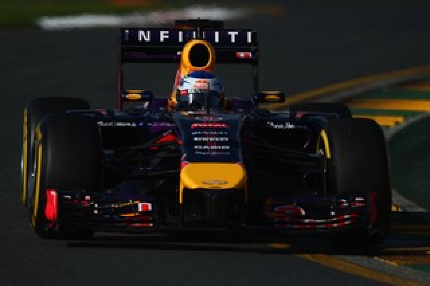 Sunday: Ricciardo on the podium, Vettel aggressive with Red Bull