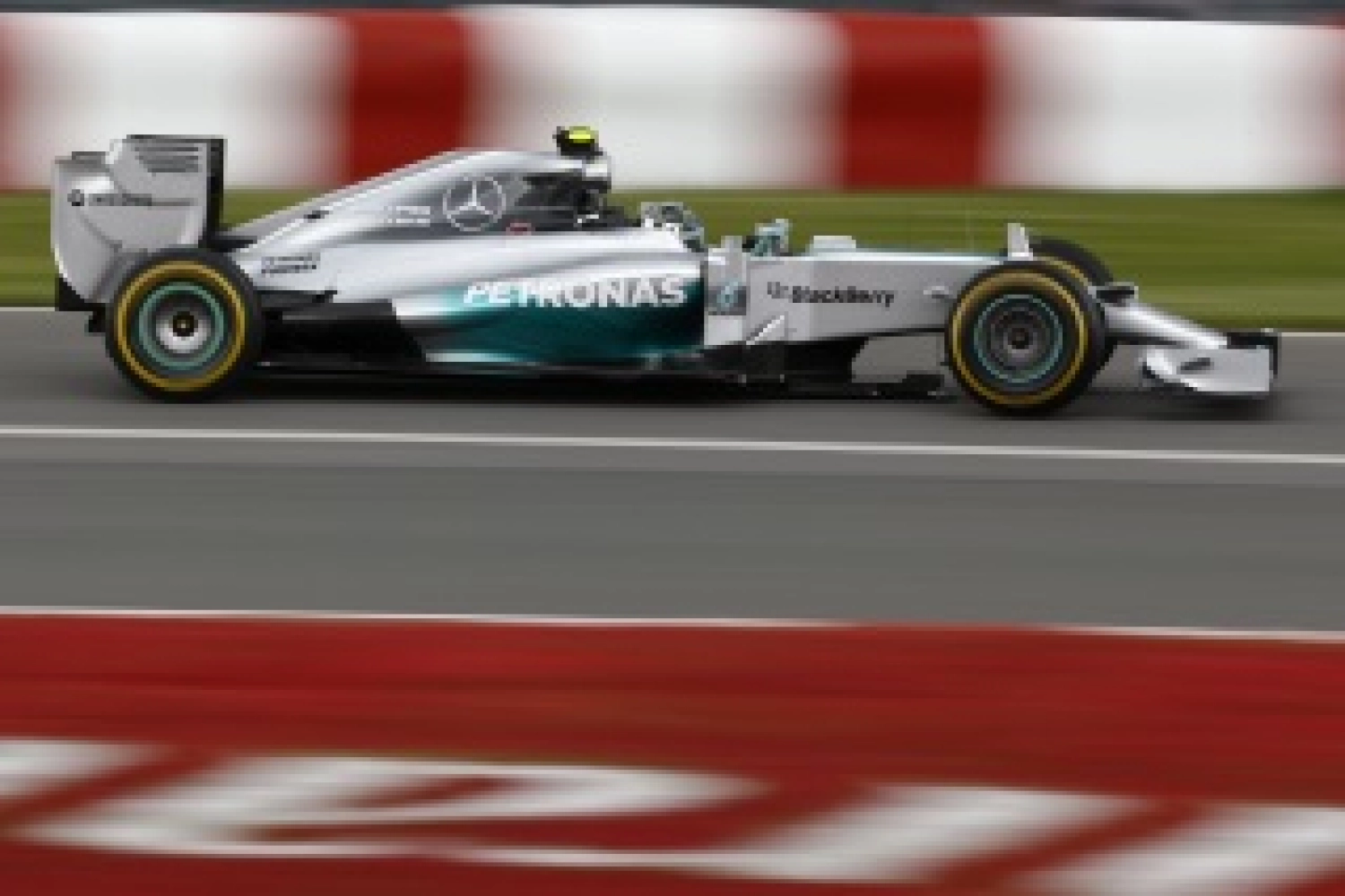 Abu Dhabi – Free Practice 3: Rosberg takes the advantage over Hamilton before qualifying
