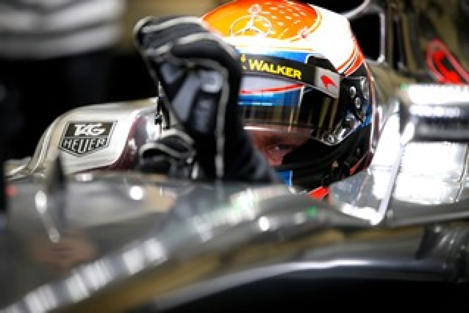 Fernando Alonso, discharged from the hospital, is replaced by Kevin Magnussen in Barcelona
