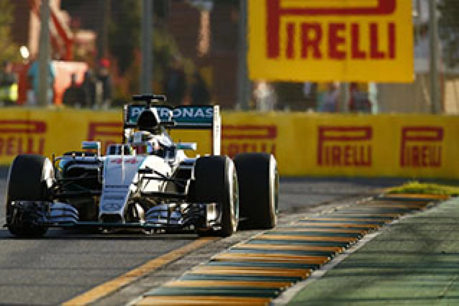Australia – FP3: Hamilton Responds to Rosberg