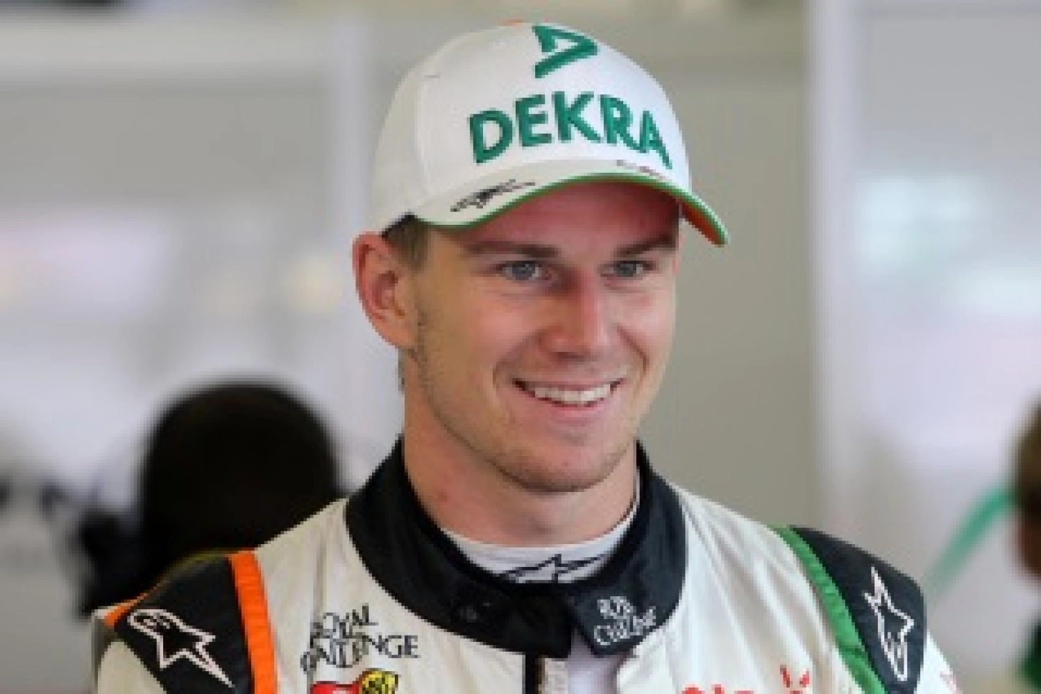 Official: Nico Hülkenberg at the 24 Hours of Le Mans with Porsche in 2015