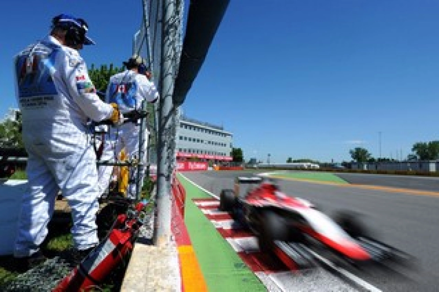 Marussia begins a race against time in Melbourne