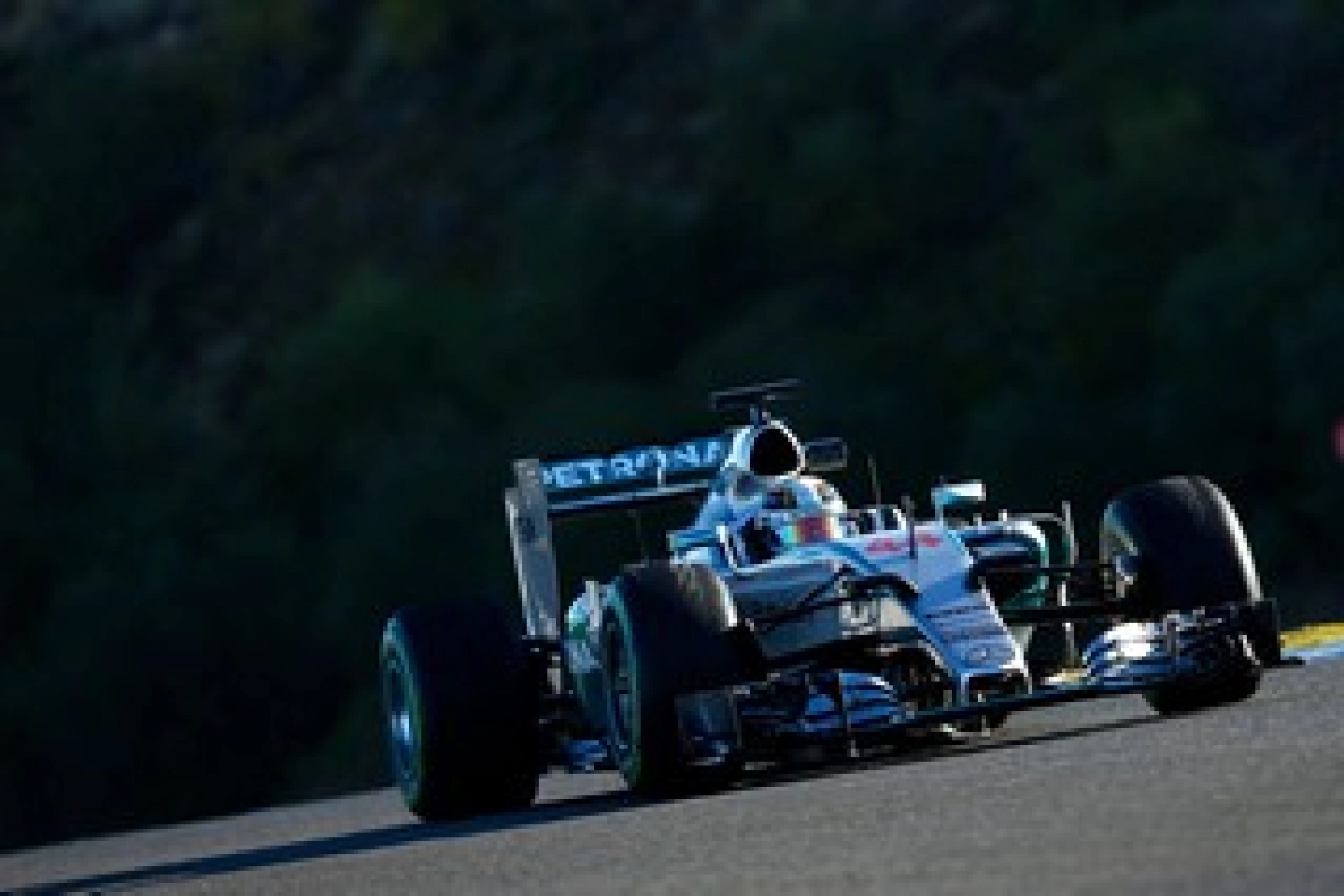 China – FP1: Hamilton and Mercedes One Second Ahead of Ferrari