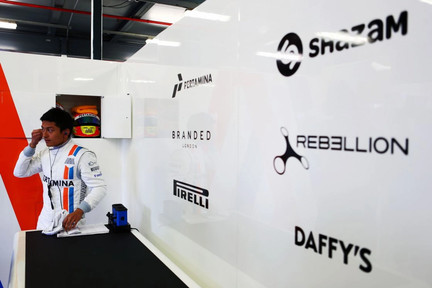 Three new sponsors for Manor