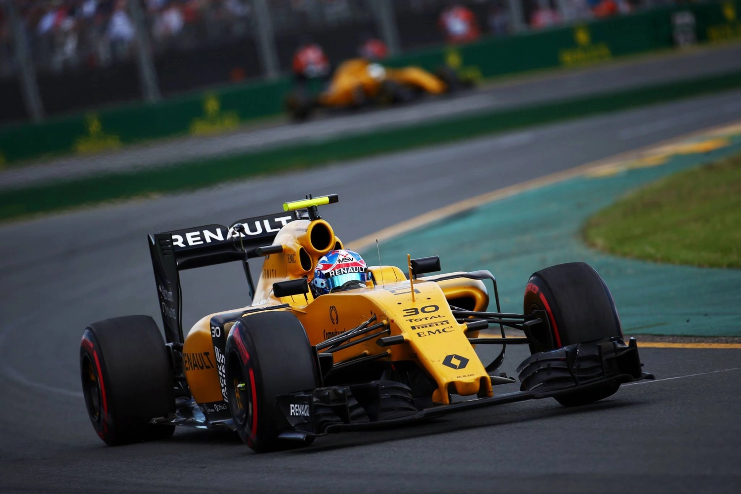 An encouraging return for the Renault Sport F1 Team
