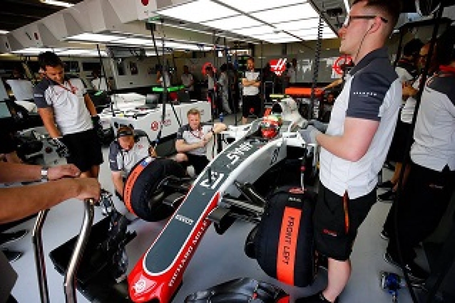 Electronic problems for Esteban Gutierrez in Austria