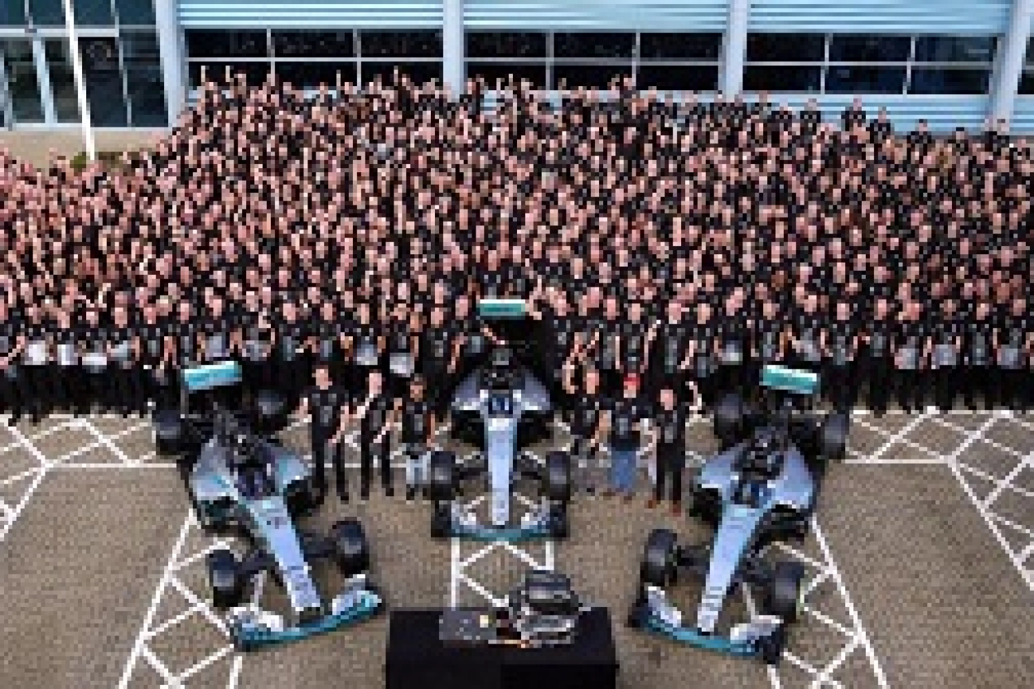 Mercedes F1 loses 24.5 million Euros for 2015