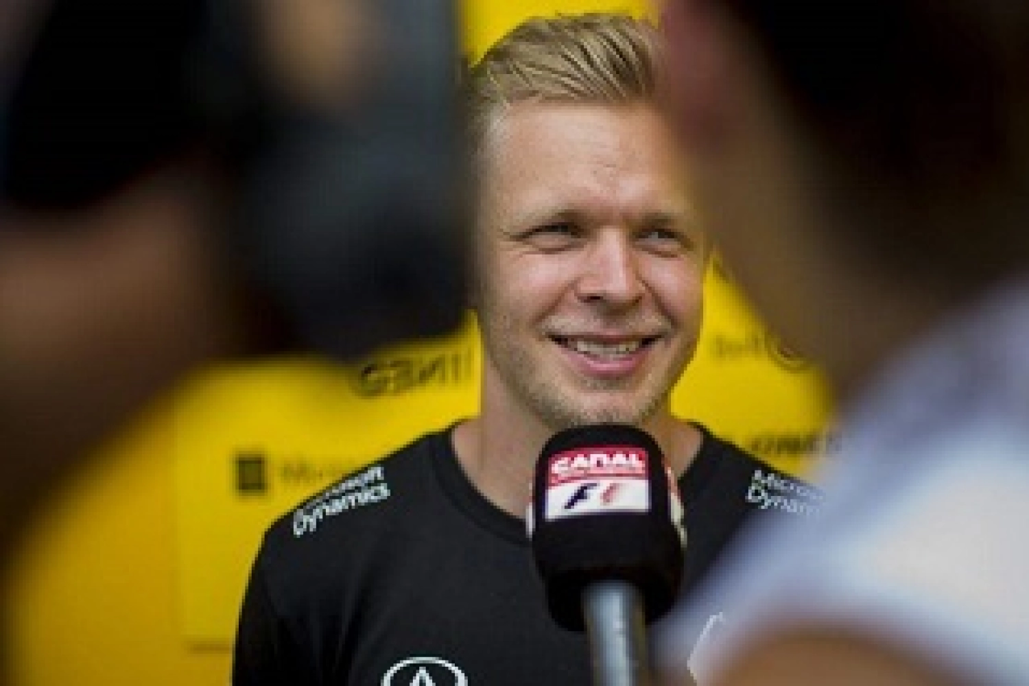 Official: Kevin Magnussen to join Haas in 2017