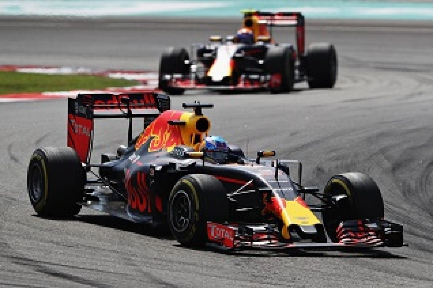 Friday at Interlagos: Red Bull hopes for rain to rival Mercedes