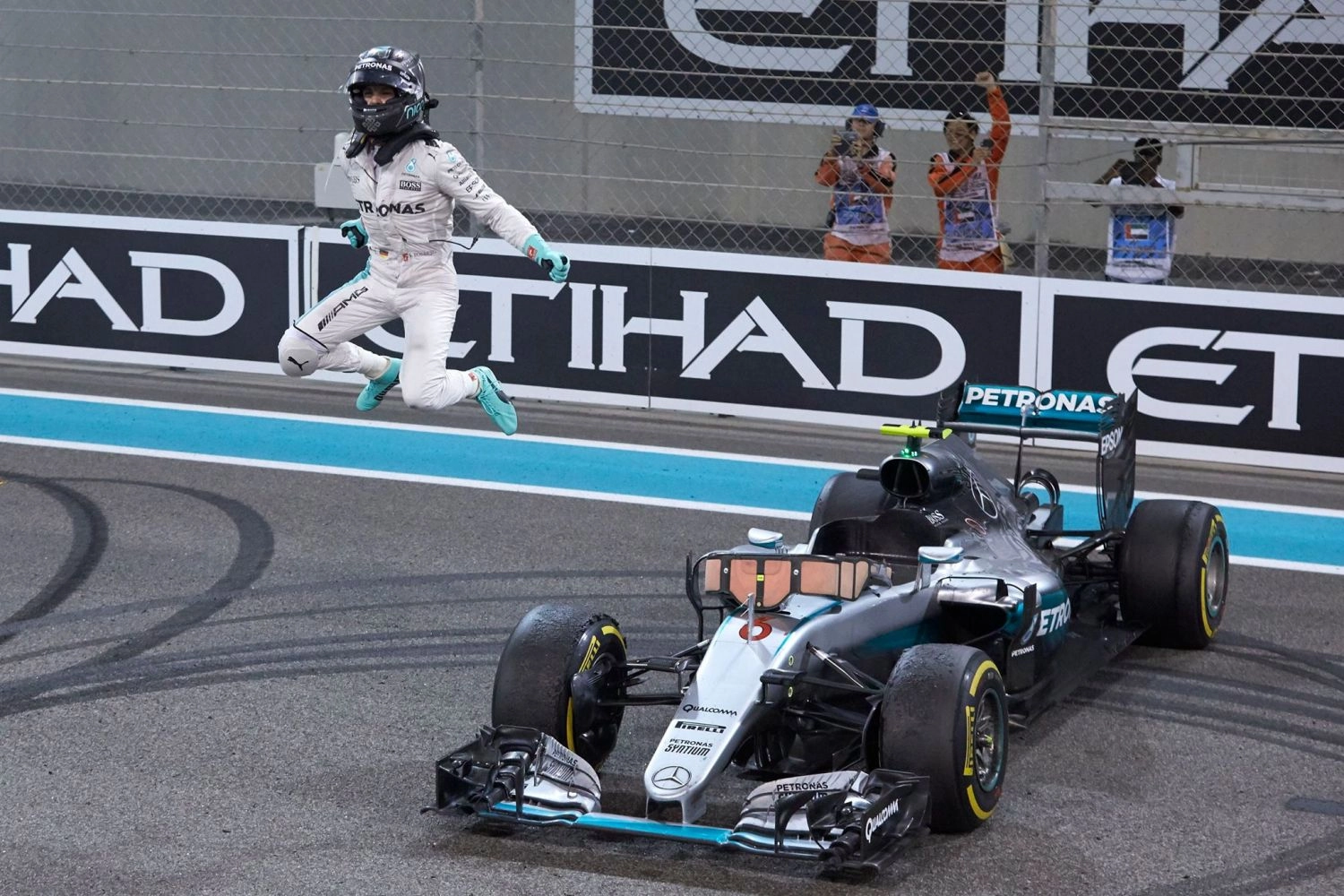 Nico Rosberg: the pride of a new world champion!