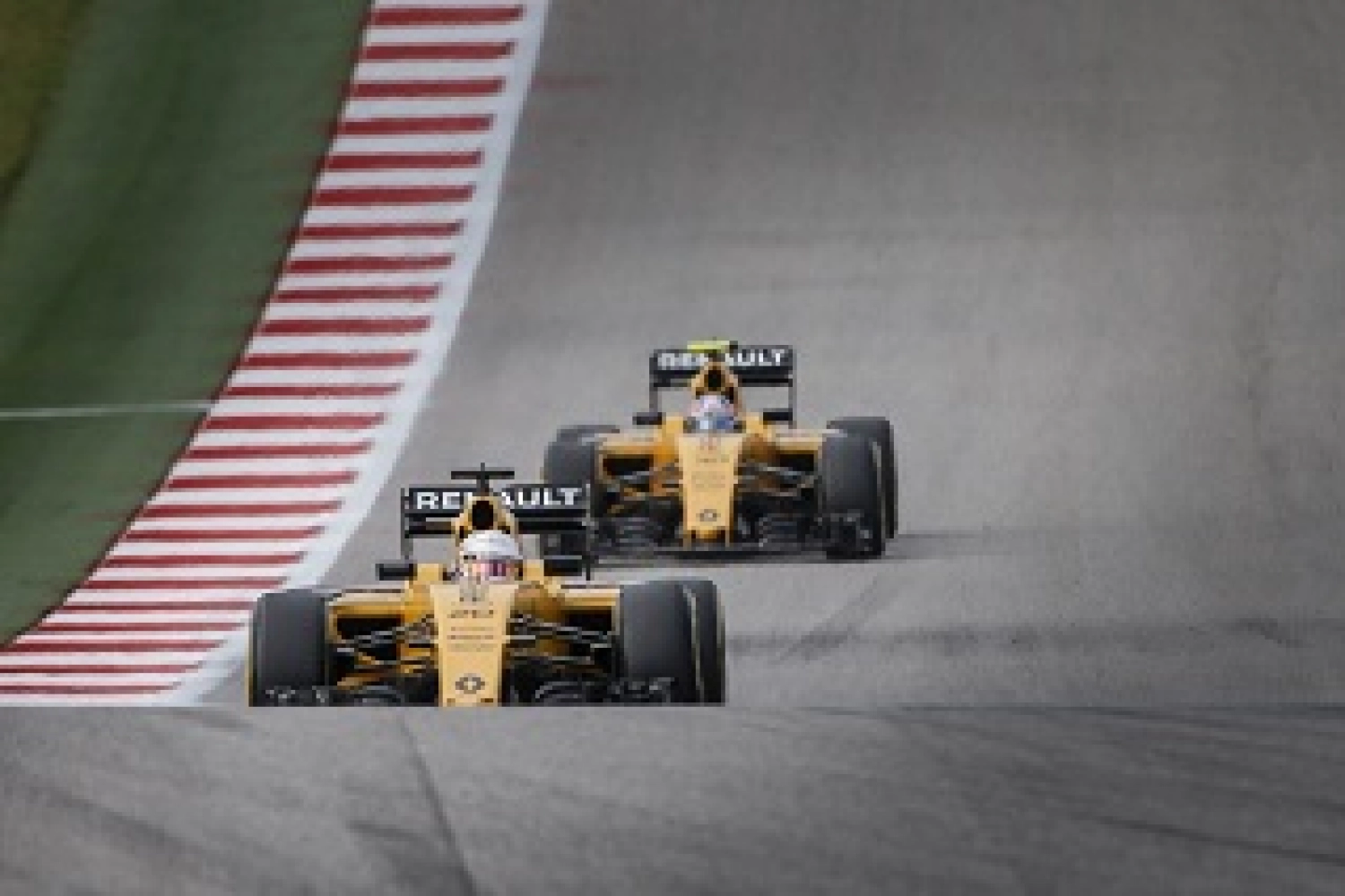 A frustrating but enjoyable race for Magnussen, Palmer grumbles
